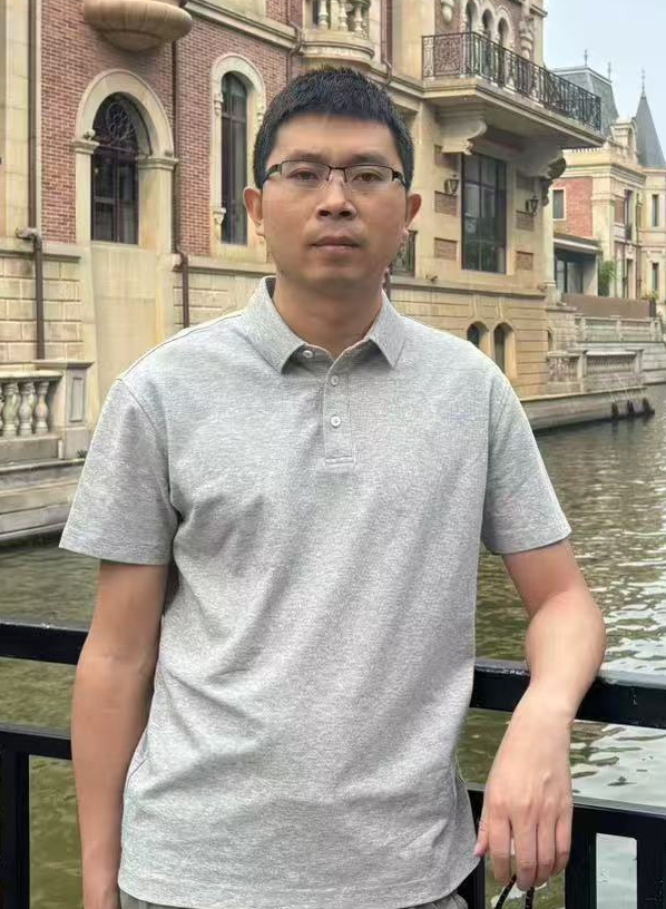Zhide Zhou (周志德)
